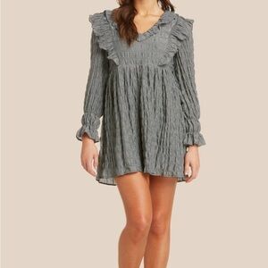 Moon River black & white Ruffle Long Sleeve Dress‎ NWOT